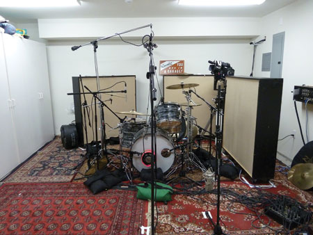 http://www.emusician.com/how-to/1334/small-room-big-drum-tracks-part-1/44270